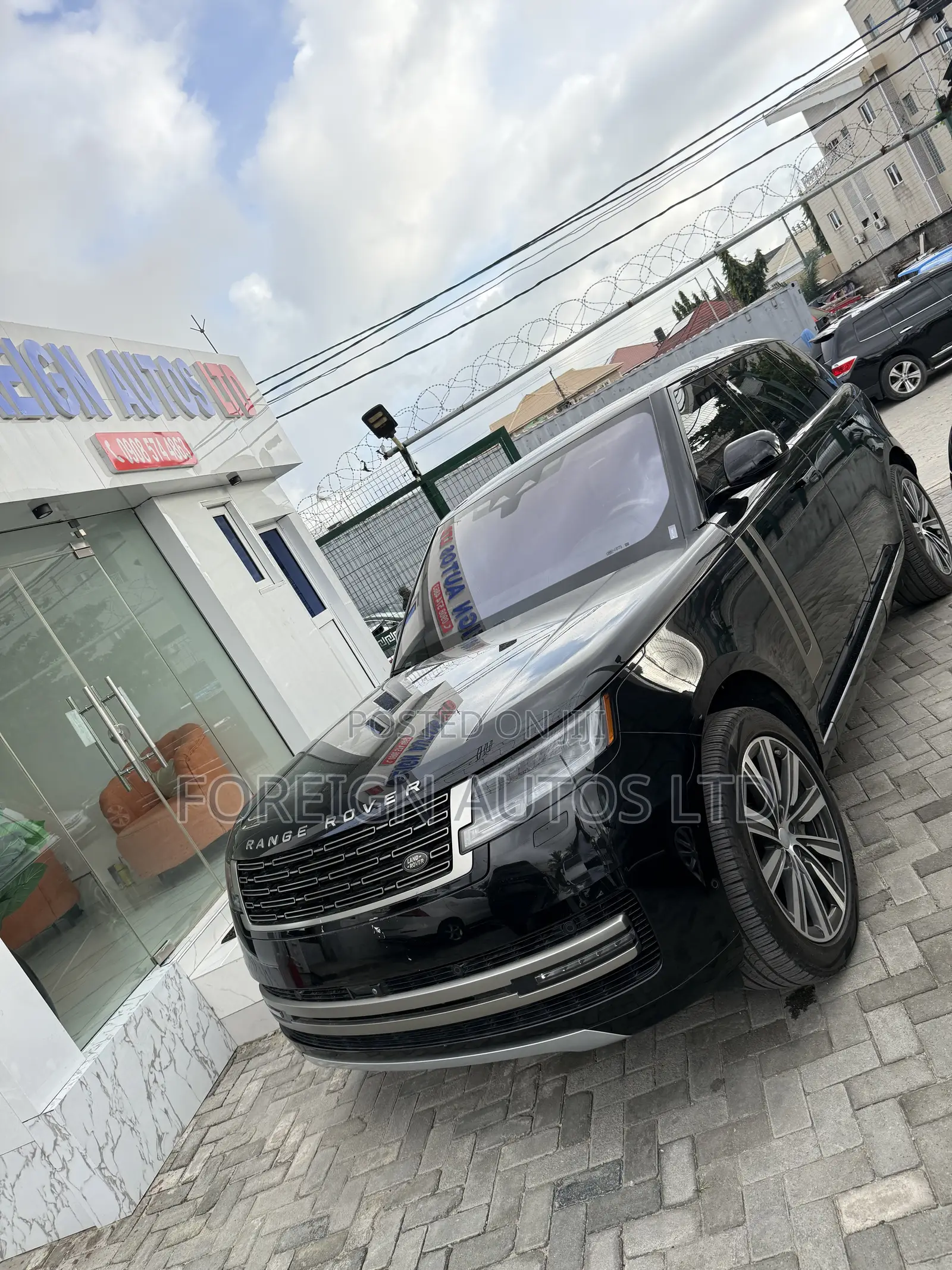 Land Rover Range Rover P530 SE LWB 7 Seat 2023 Black