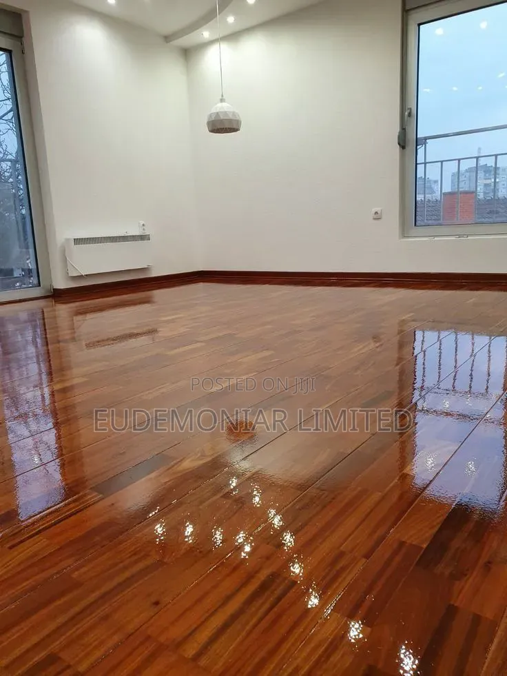 Wooden Floor Gap Filling and Joint Finishing