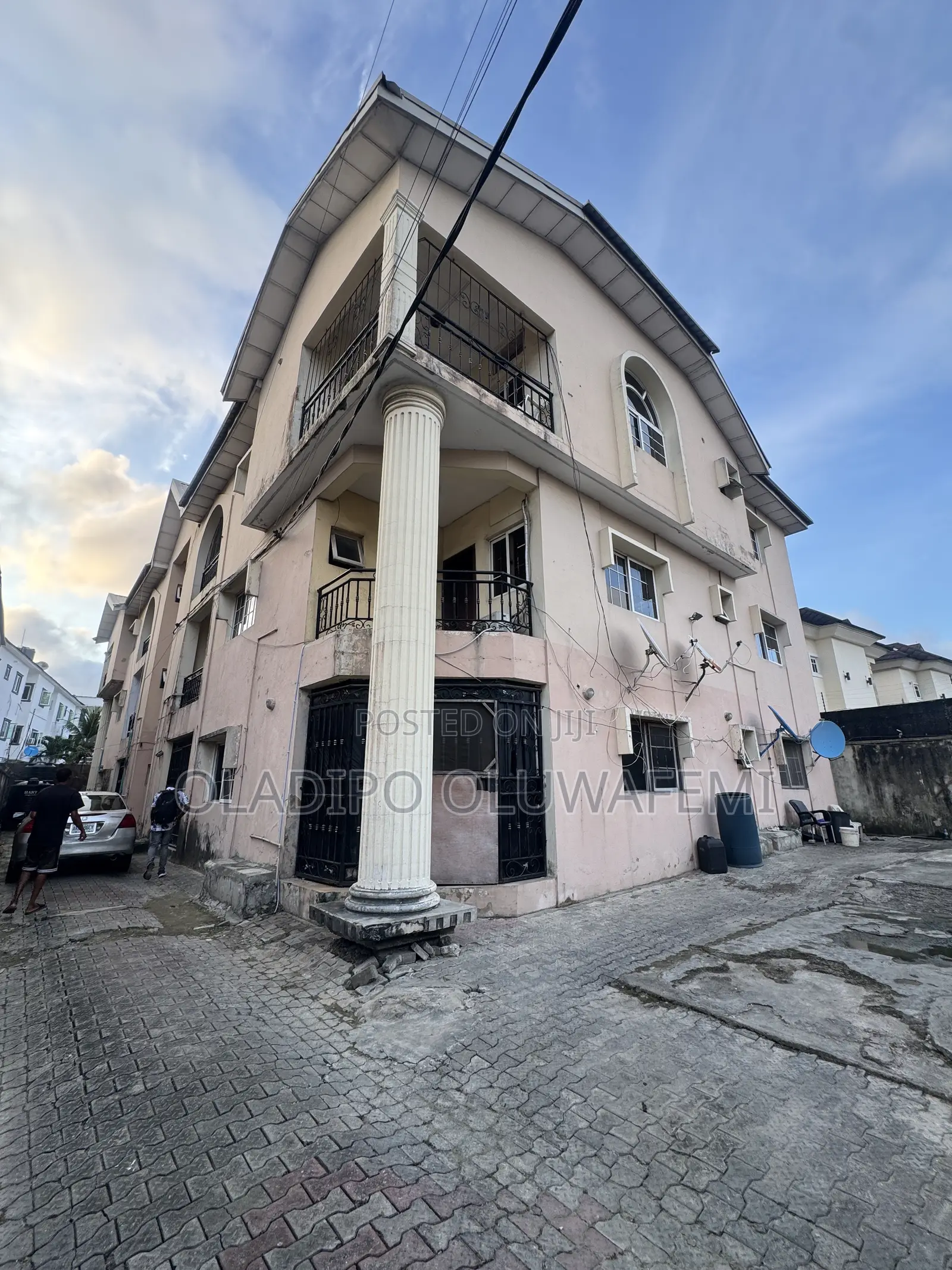 3bdrm Apartment in Agungi for rent