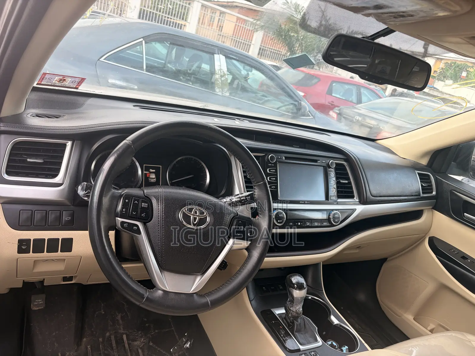 Toyota Highlander XLE V6 4x4 (3.5L 6cyl 6A) 2016 Gold