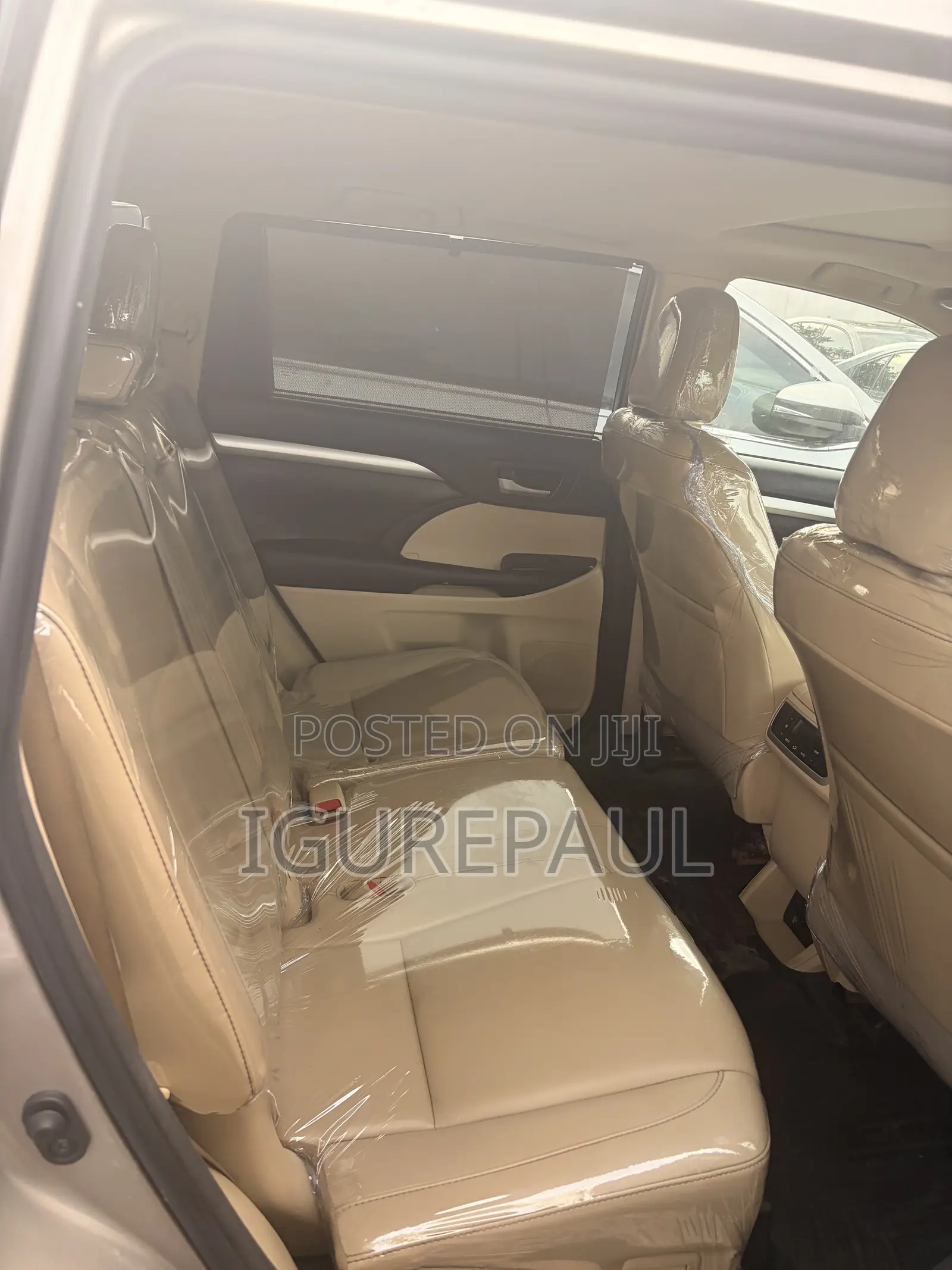 Toyota Highlander XLE V6 4x4 (3.5L 6cyl 6A) 2016 Gold