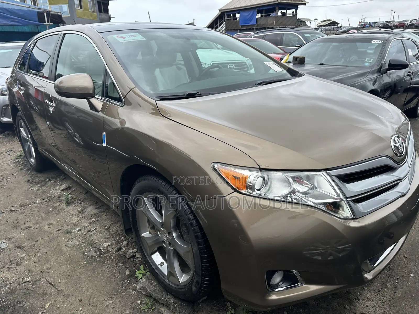Toyota Venza 2011 Gold