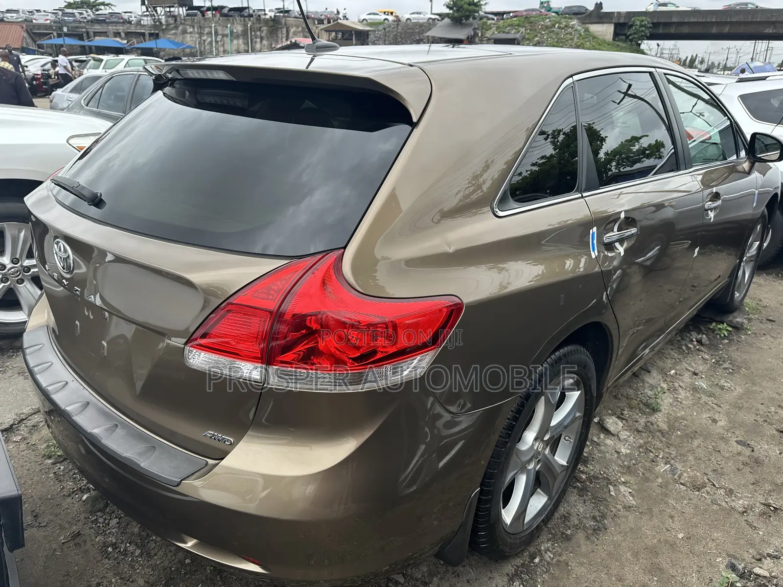 Toyota Venza 2011 Gold