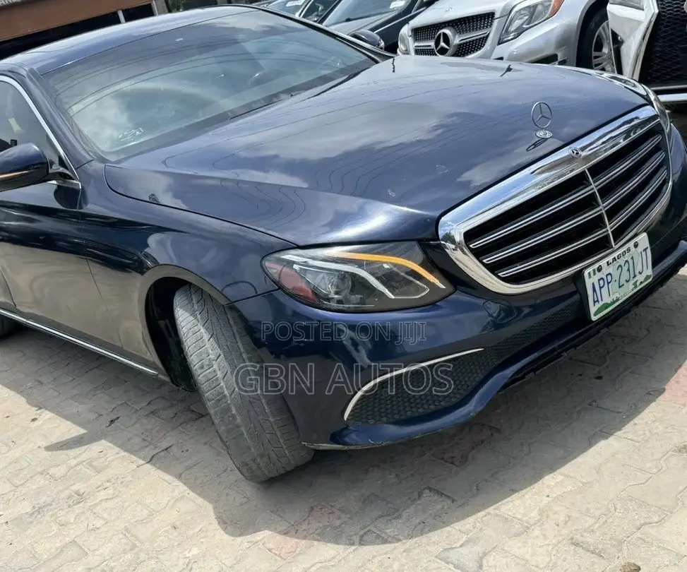 Mercedes-Benz E300 2018 Blue