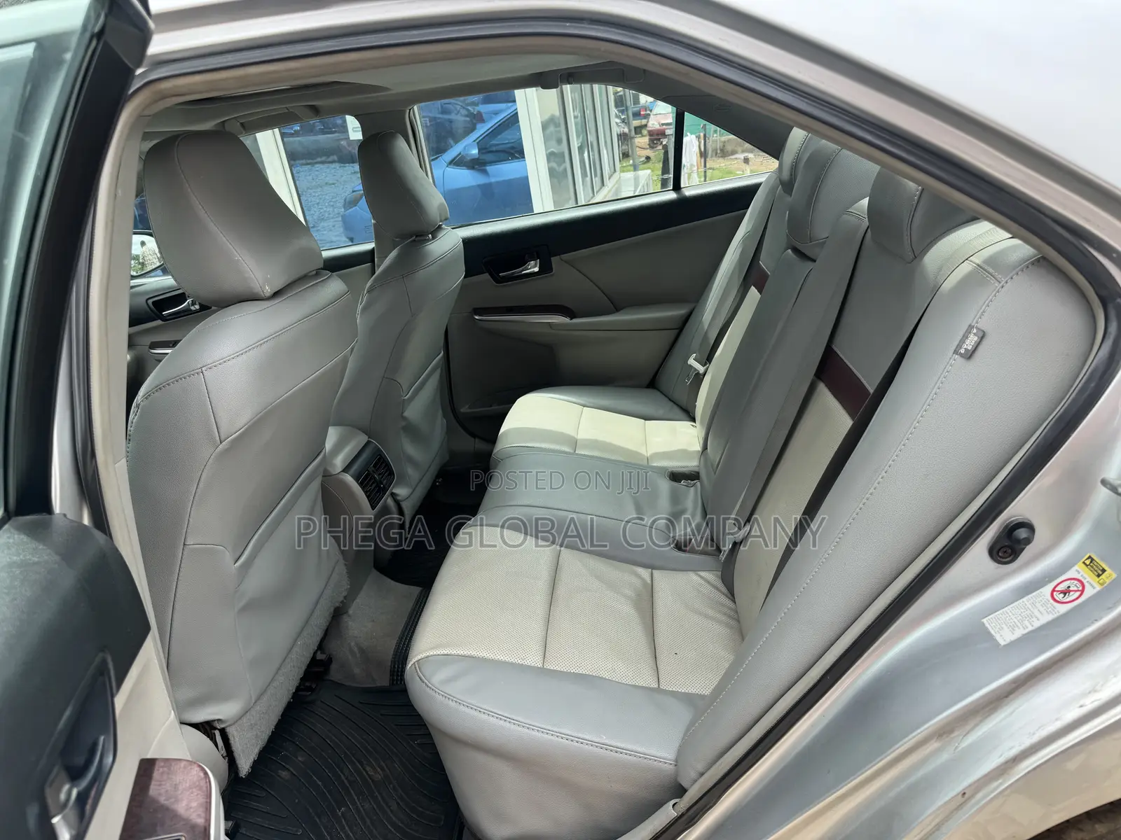 Toyota Camry XLE 4dr Sedan (2.5L 4cyl 6A) 2013 Silver