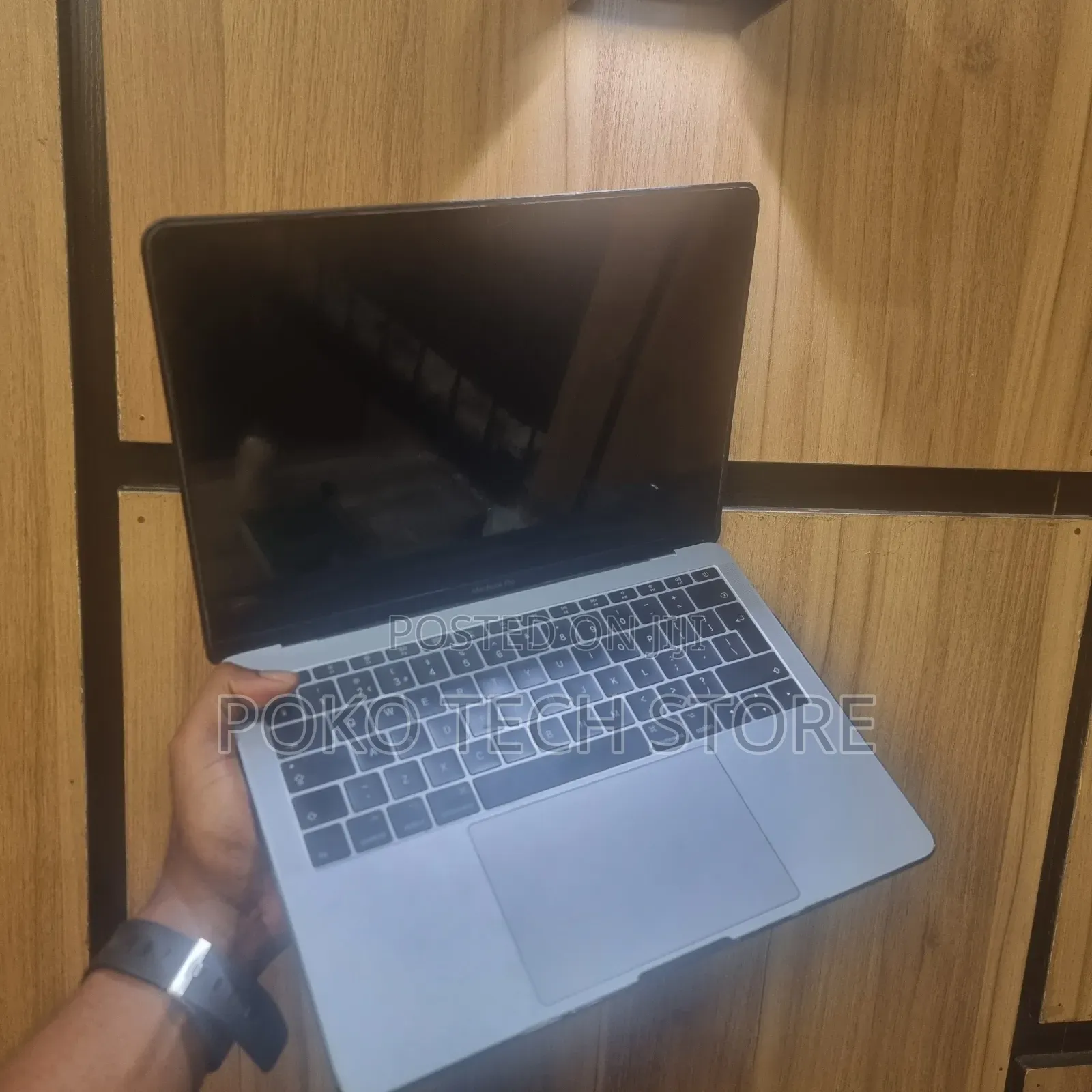 Laptop Apple MacBook Pro 2017 16GB Intel Core i7 SSD 256GB