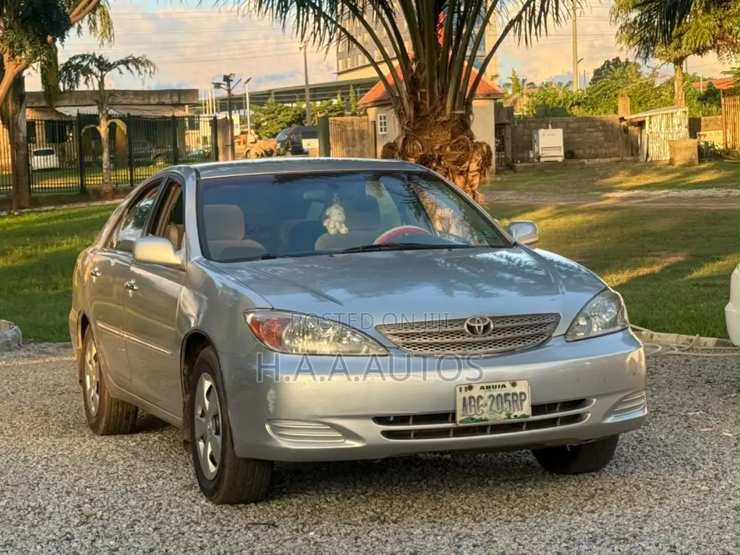 Toyota Camry 2005 Silver