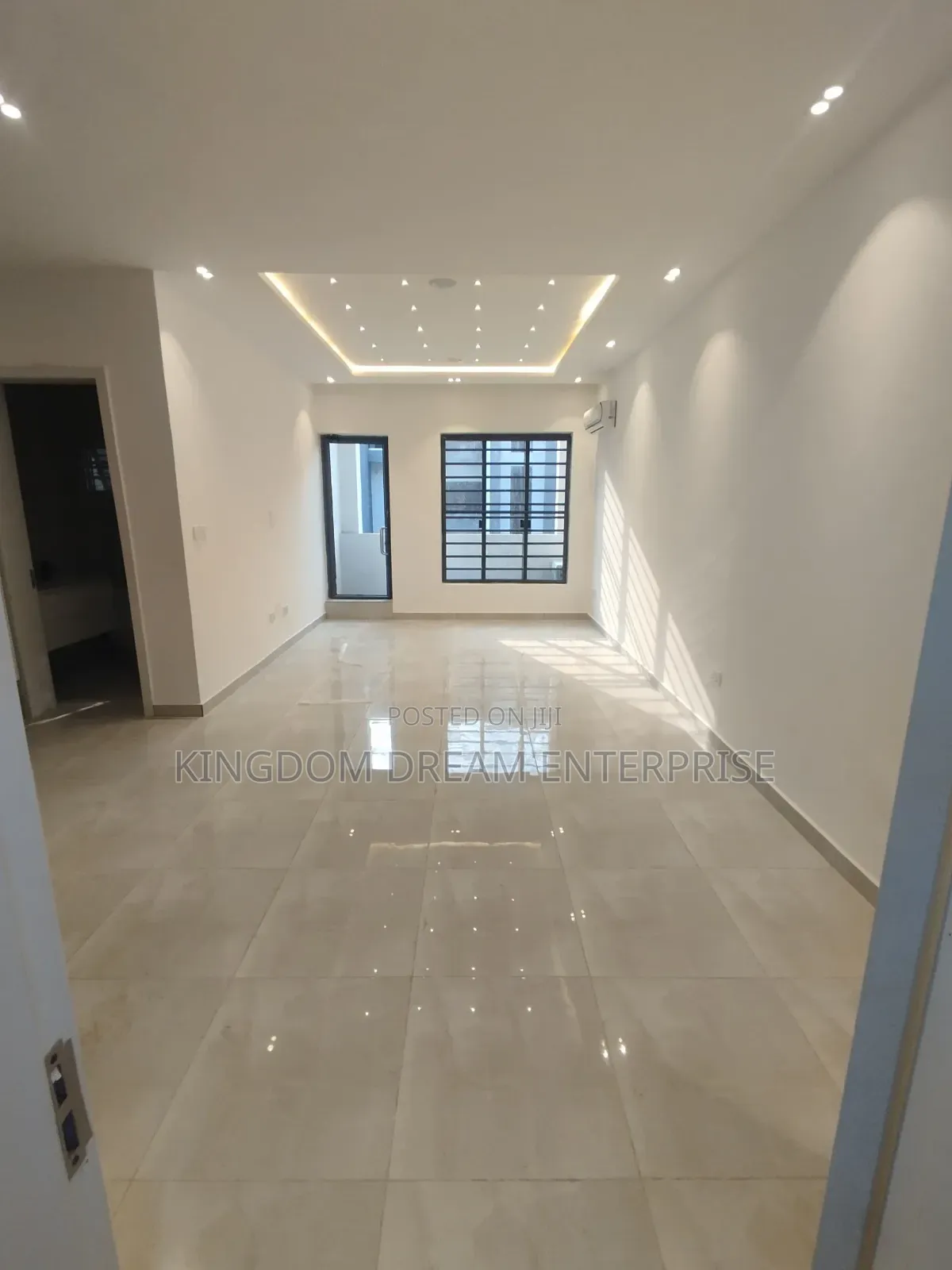 4bdrm Duplex in Oniru Victoria for sale