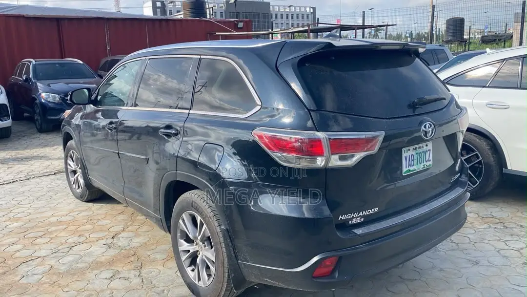 Toyota Highlander XLE 4dr SUV (3.5L 6cyl 6A) 2015 Black