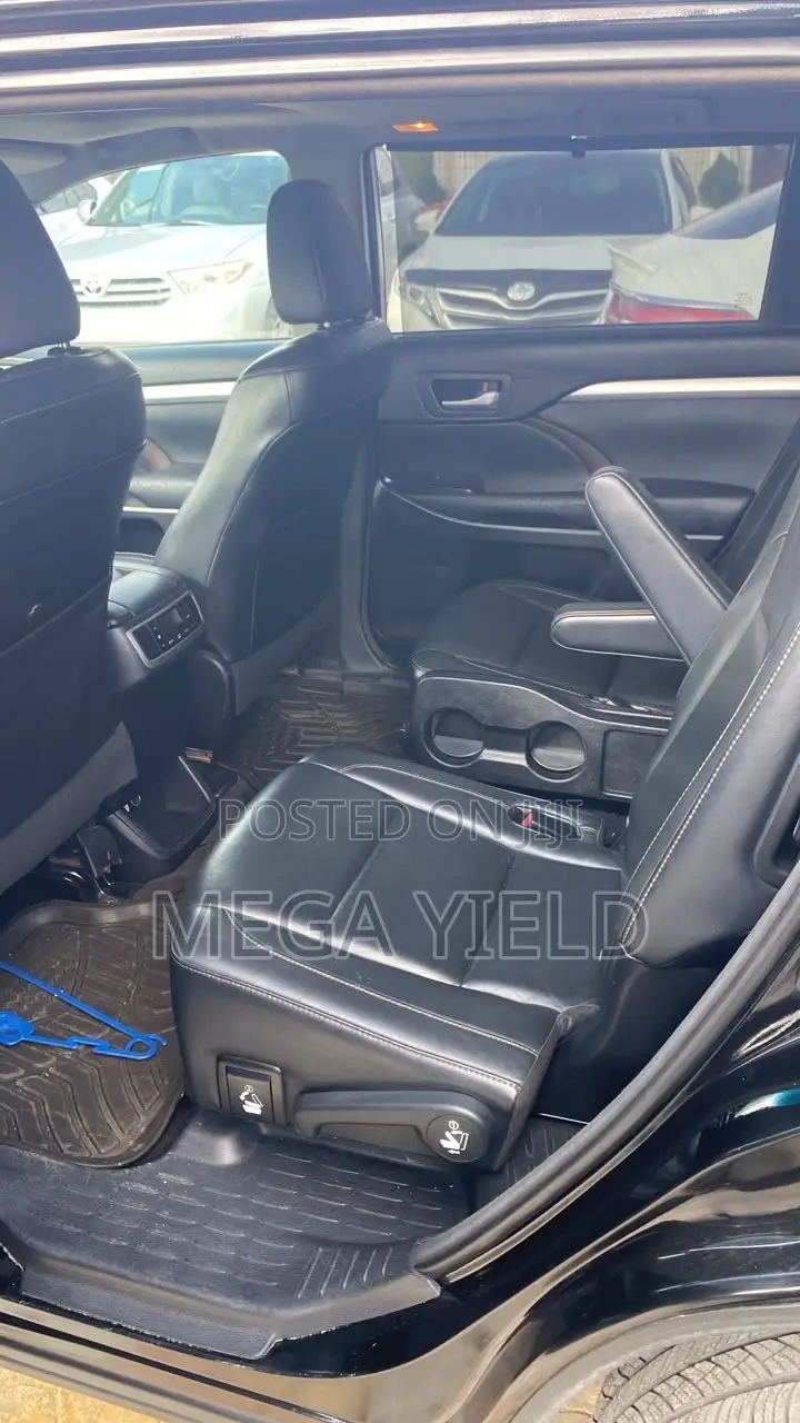Toyota Highlander XLE 4dr SUV (3.5L 6cyl 6A) 2015 Black