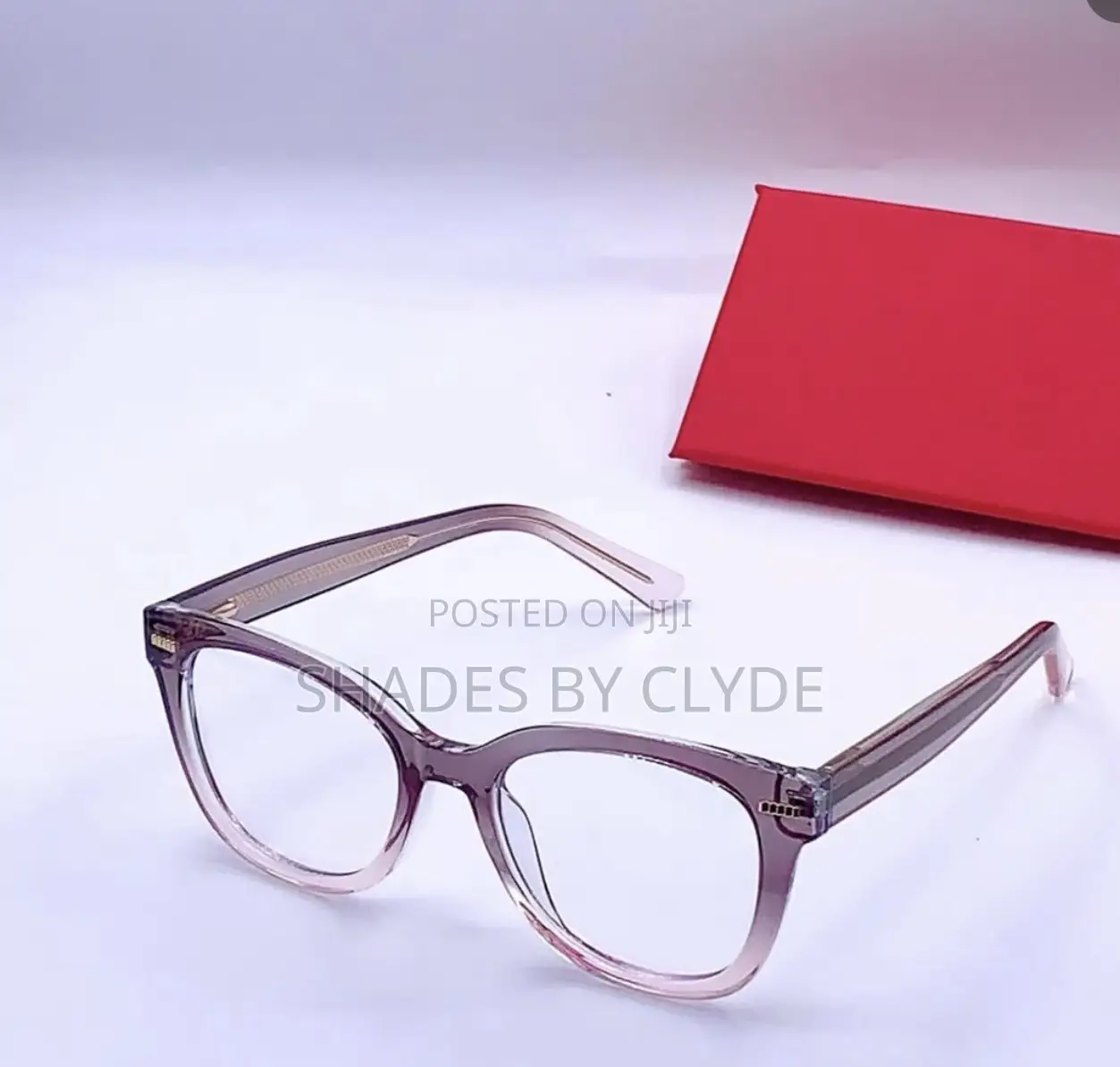 Vibrant Cat-Eye Dual-Tone Designer Frames – Statement Eyewear
