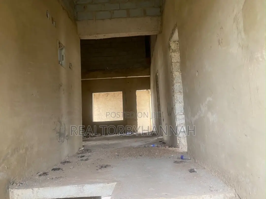 5bdrm Duplex in Admiralry, Asokoro for sale