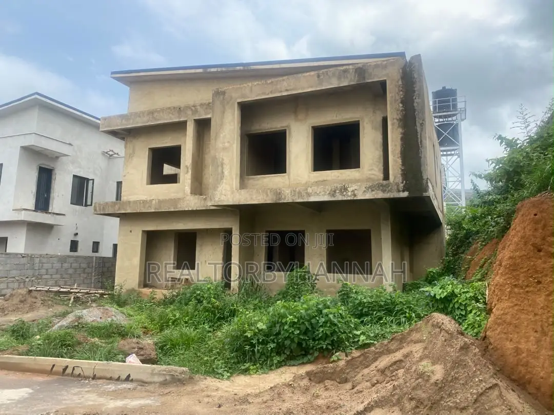 5bdrm Duplex in Admiralry, Asokoro for sale
