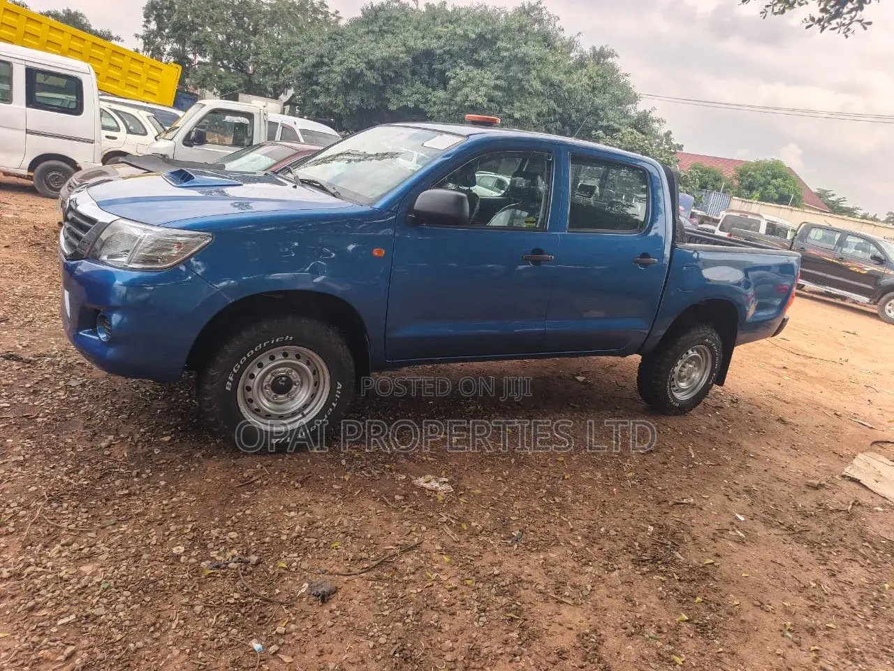Toyota Hilux 2014 Blue