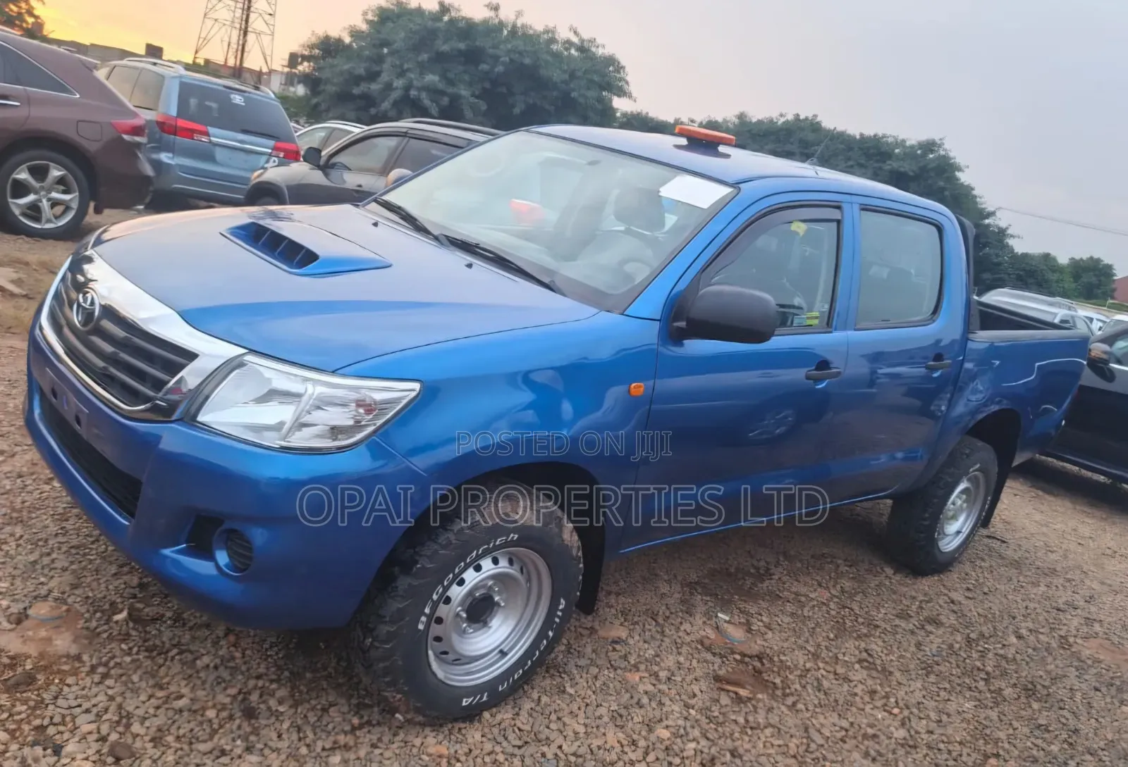Toyota Hilux 2014 Blue
