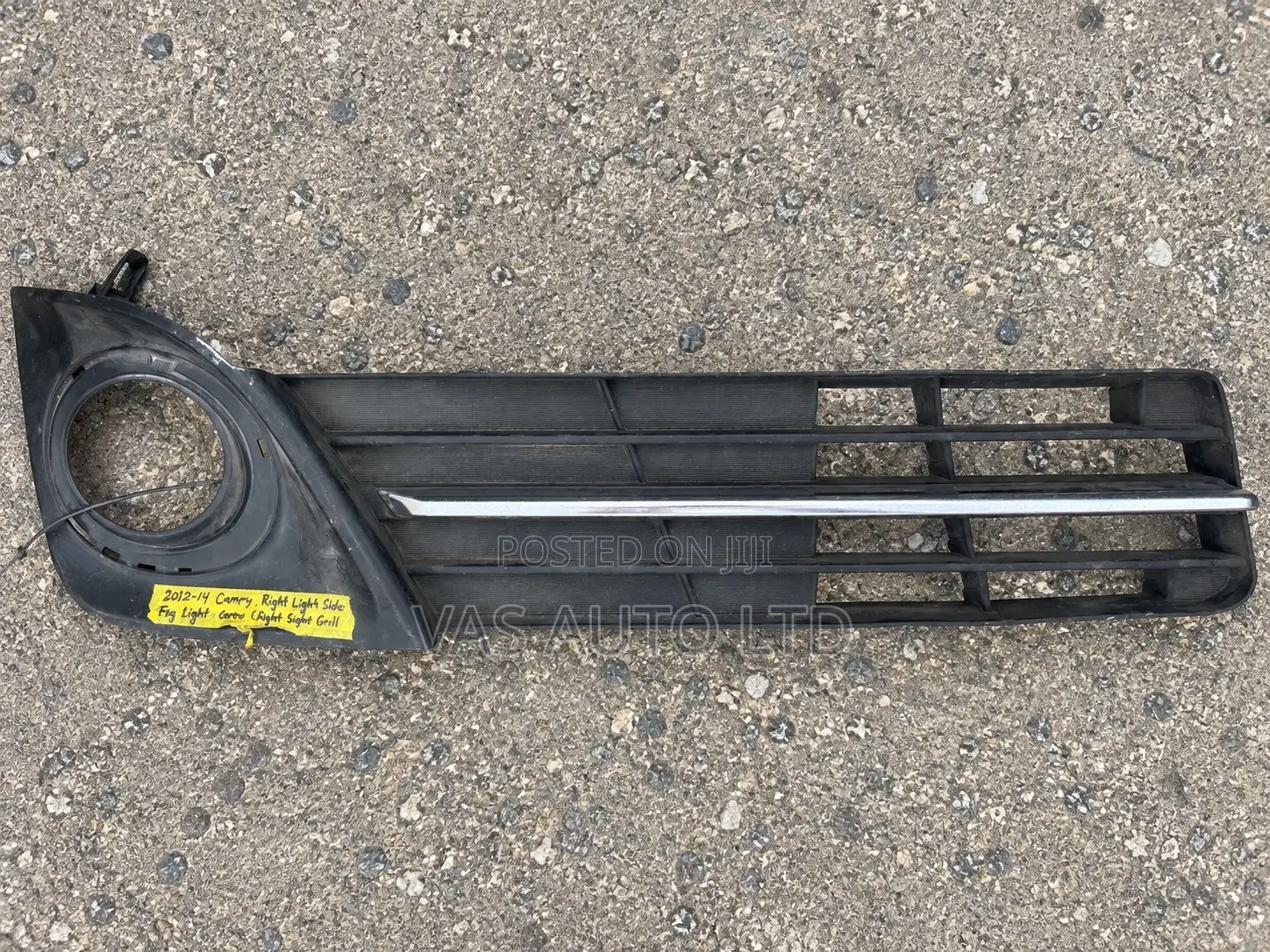 Toyota Camry 2012–2014 Right Fog Light Grille / Cover – Black Chrome