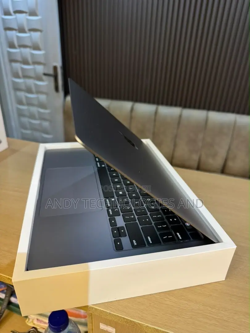 Laptop Apple MacBook Pro 2020 M1 8GB Apple M1 SSD 512GB