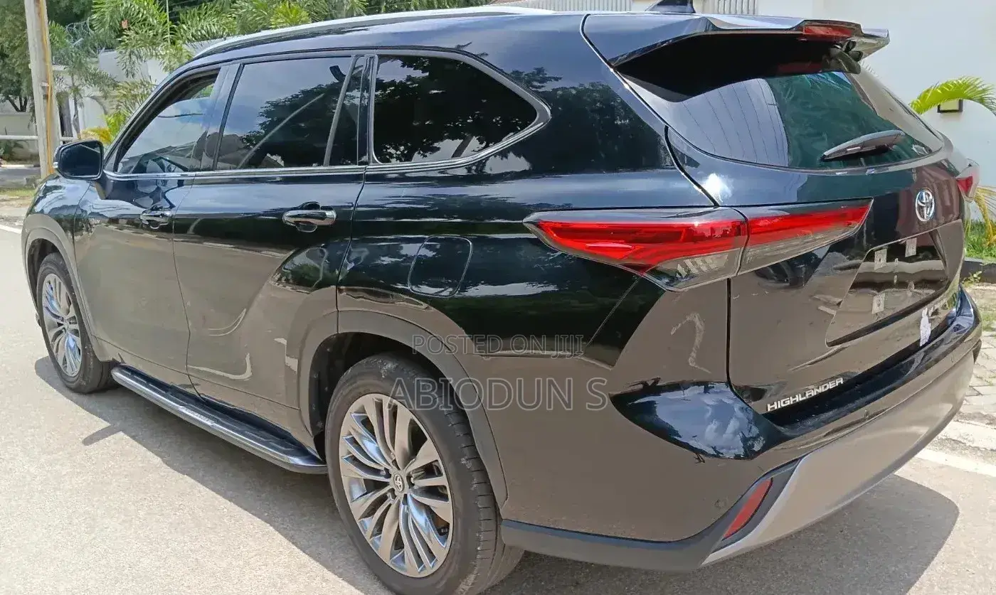 Toyota Highlander 2024 Matt Black