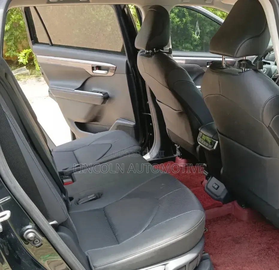 Toyota Highlander 2024 Matt Black