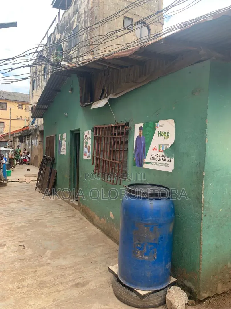 4bdrm House in Ikeja Lagos, Allen Avenue for sale