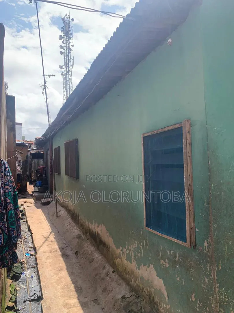 4bdrm House in Ikeja Lagos, Allen Avenue for sale
