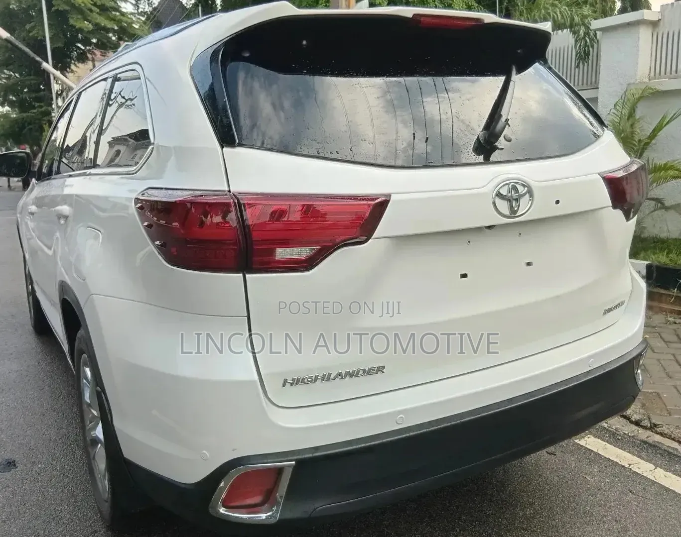 Toyota Highlander Limited Platinum 4dr SUV AWD (3.5L 6cyl 6A) 2015