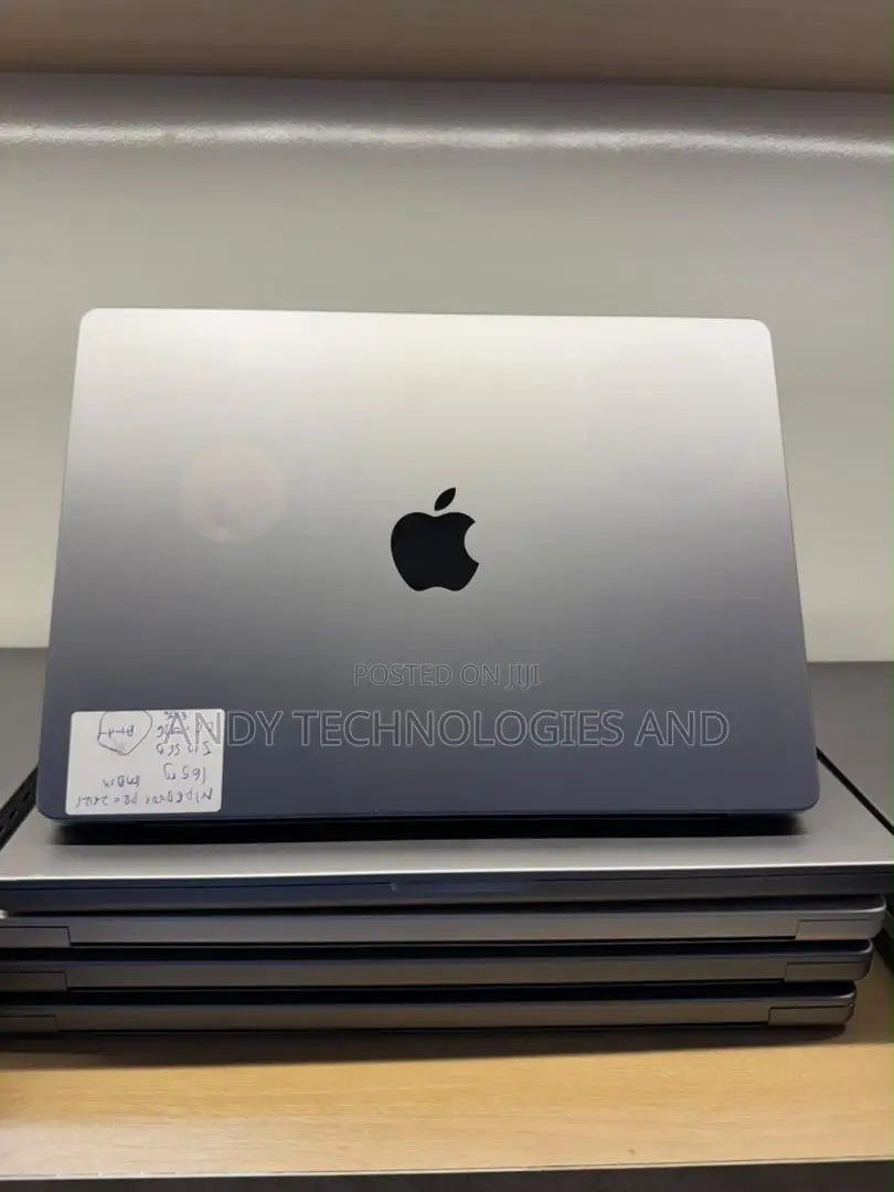 Laptop Apple MacBook Pro 2021 M1 16GB Apple M1 Pro SSD 512GB
