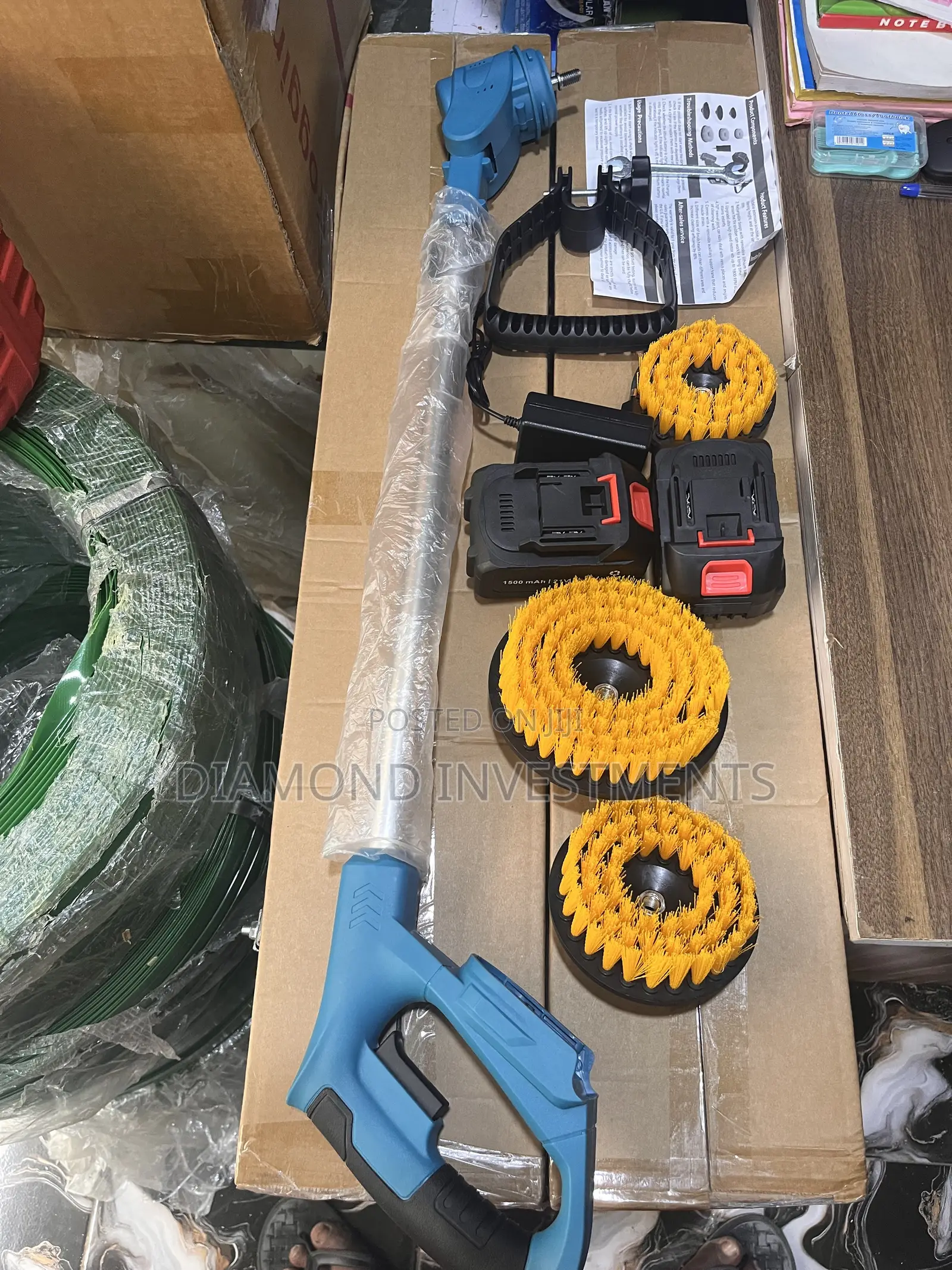 Rechargeable Mini Scrubbing Machine