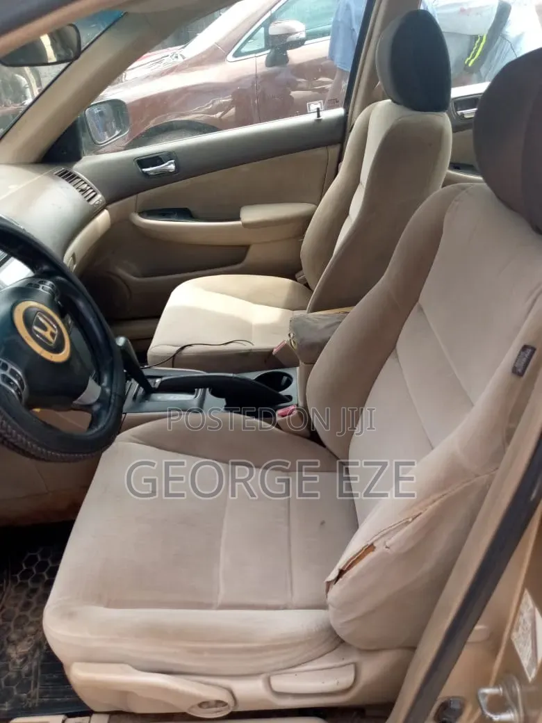 Honda Accord 2005 Gold