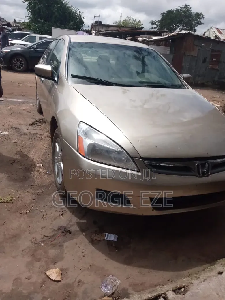 Honda Accord 2005 Gold