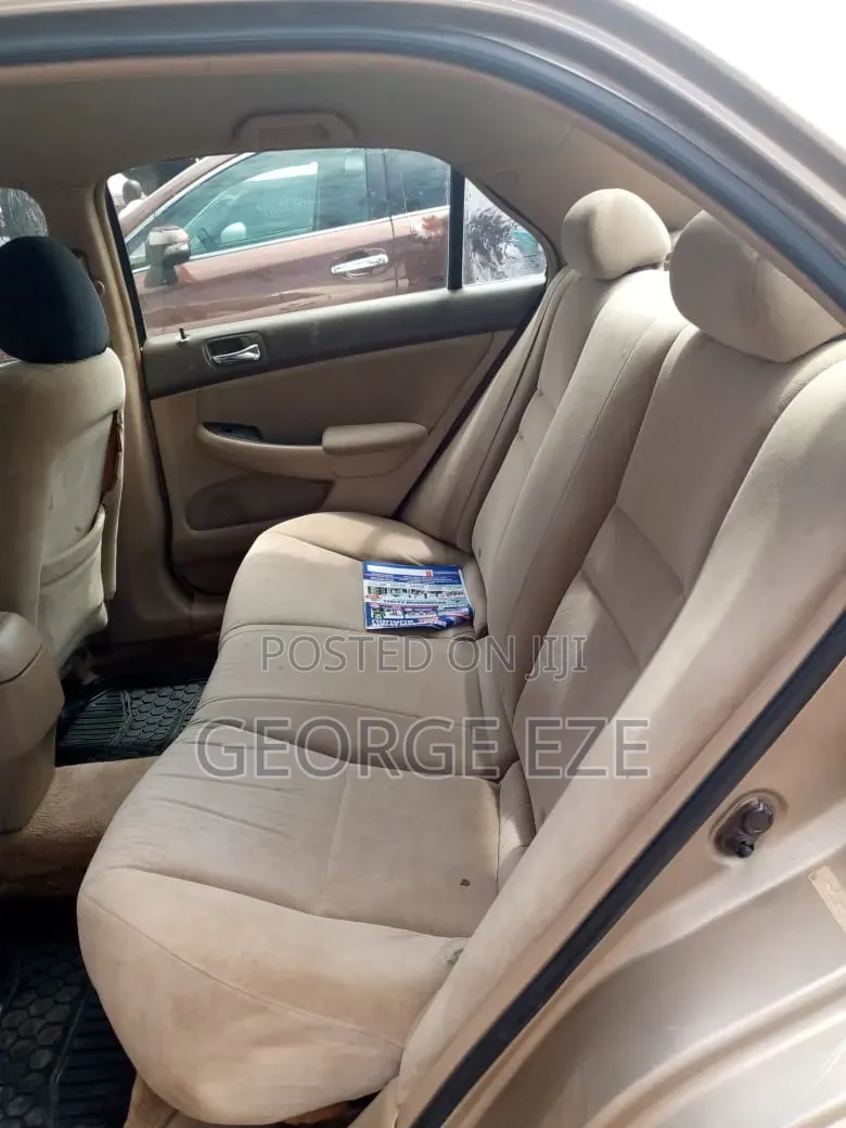 Honda Accord 2005 Gold