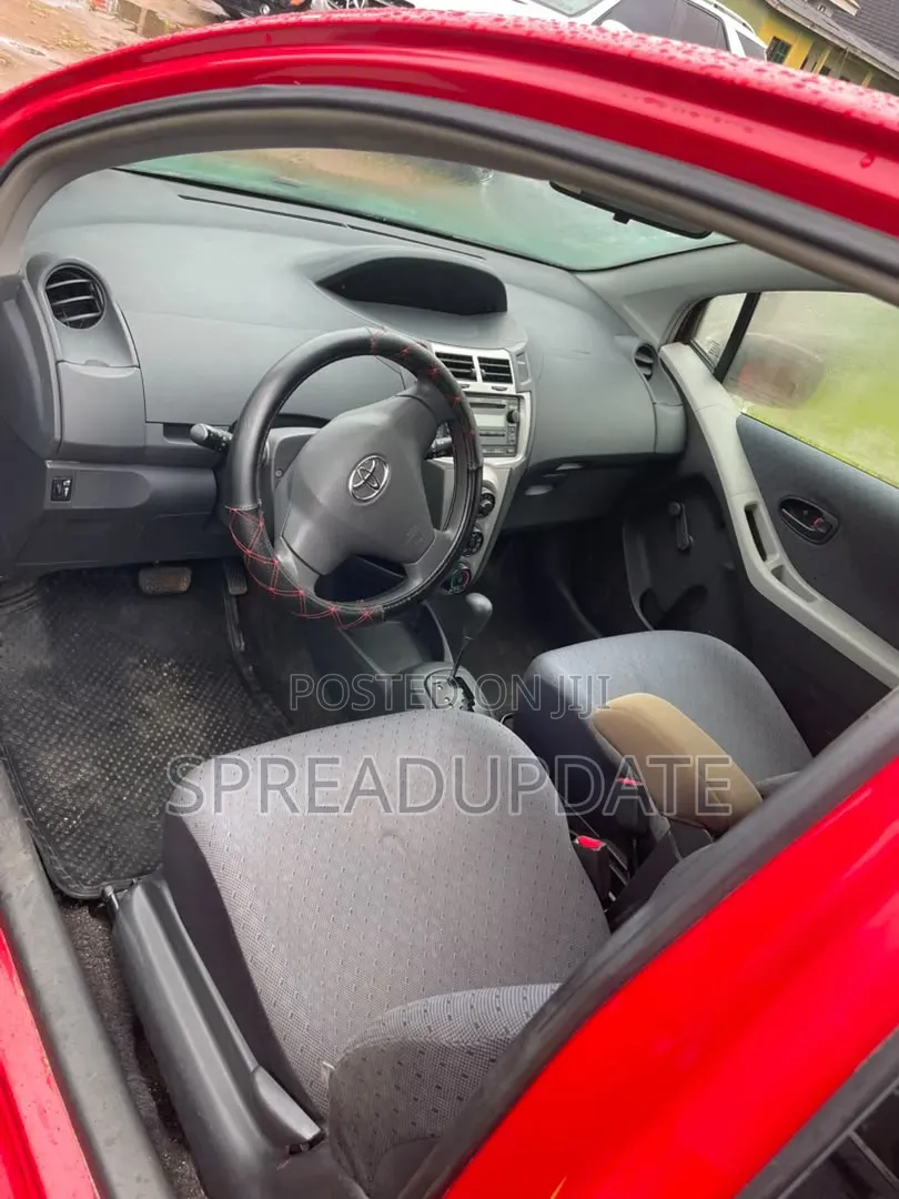 Toyota Yaris 2009 Red
