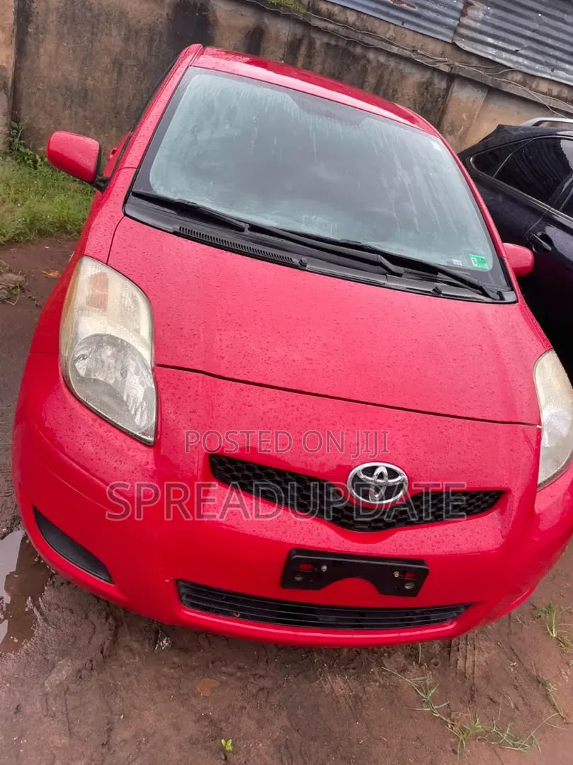 Toyota Yaris 2009 Red