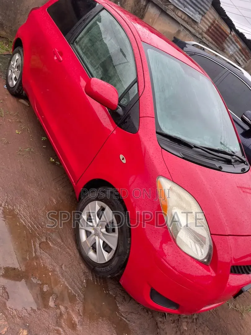Toyota Yaris 2009 Red