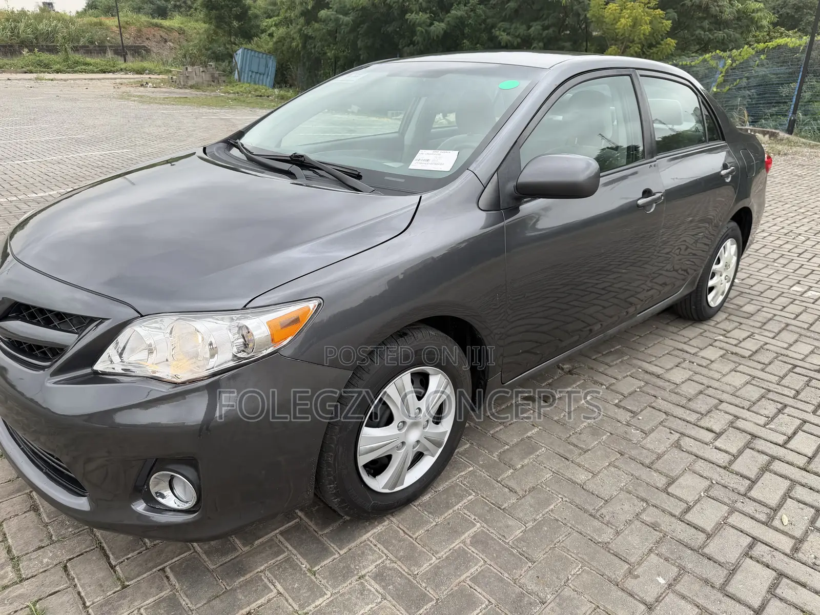 Toyota Corolla LE 4dr Sedan (1.8L 4cyl 4A) 2011 Gray