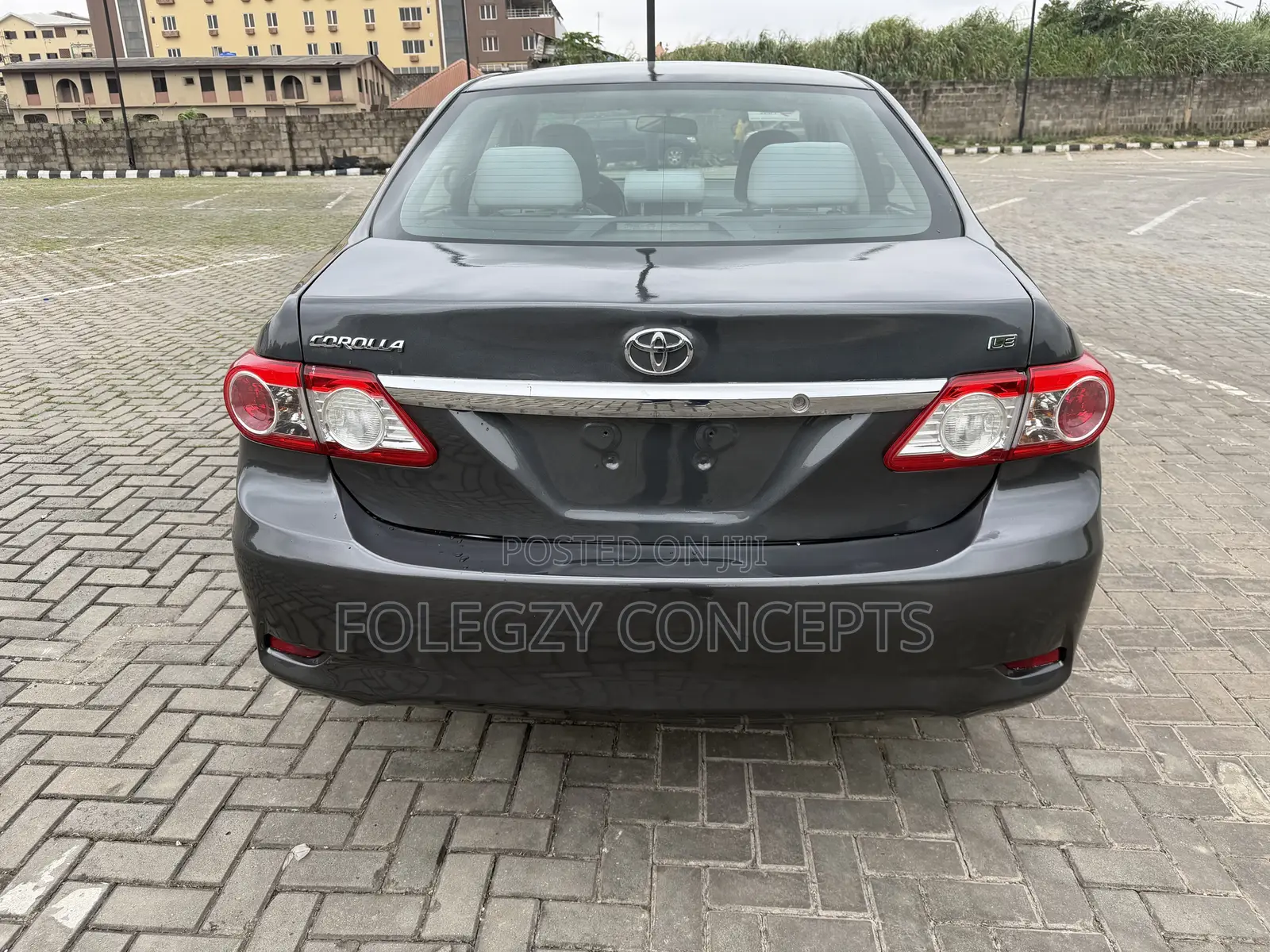 Toyota Corolla LE 4dr Sedan (1.8L 4cyl 4A) 2011 Gray