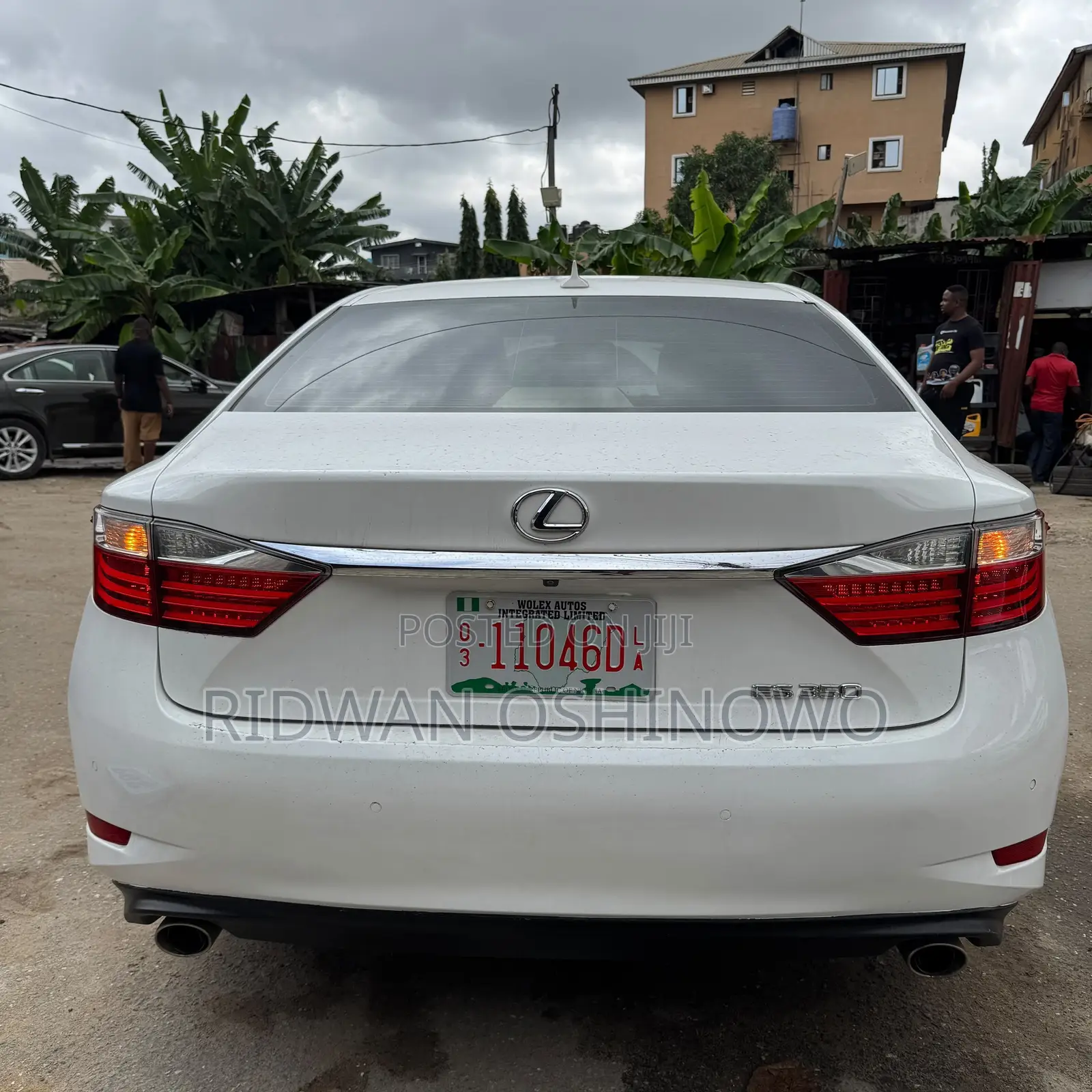 Lexus ES 350 FWD 2013 White