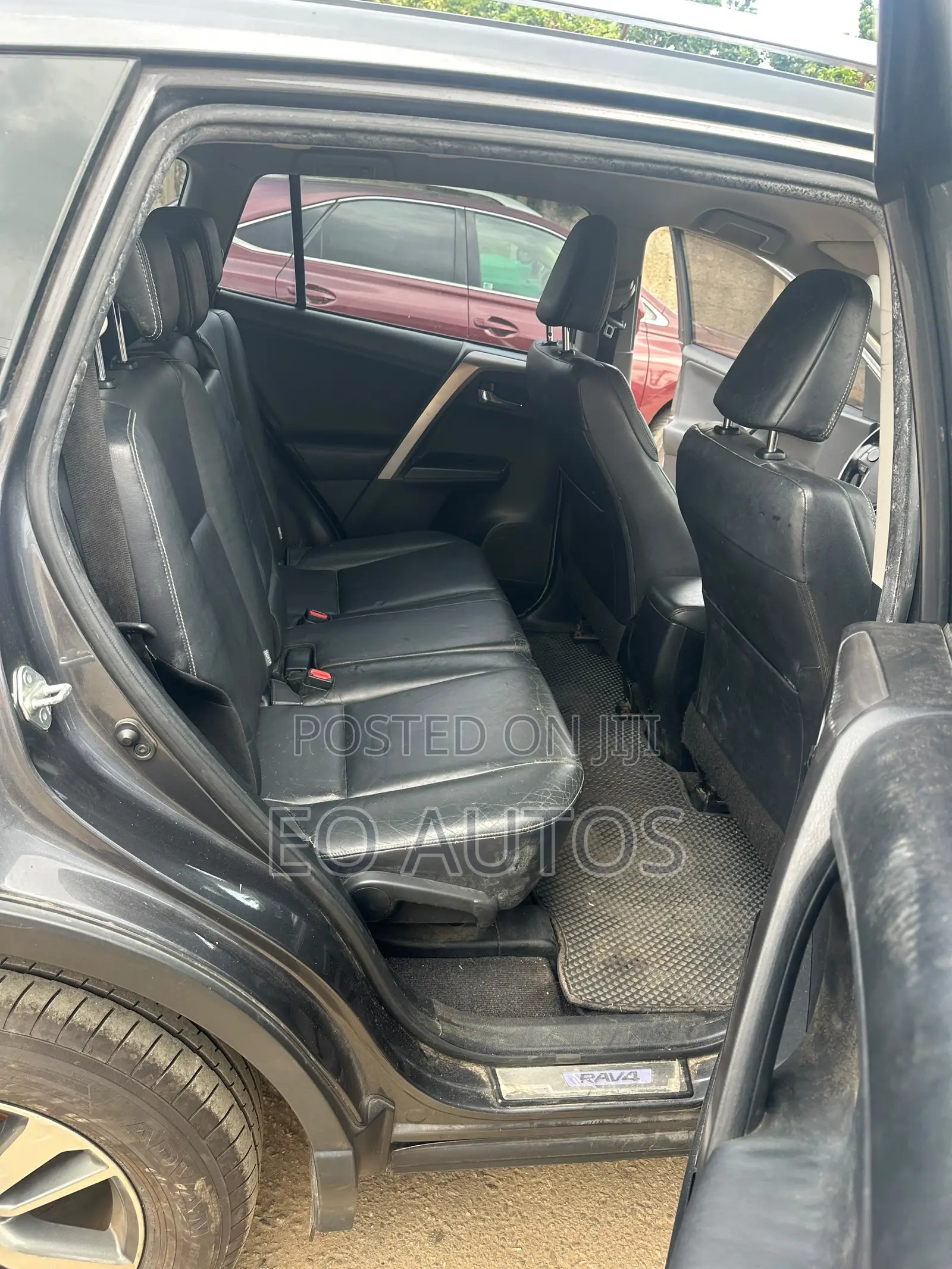 Toyota RAV4 XLE AWD (2.5L 4cyl 6A) 2016 Gray
