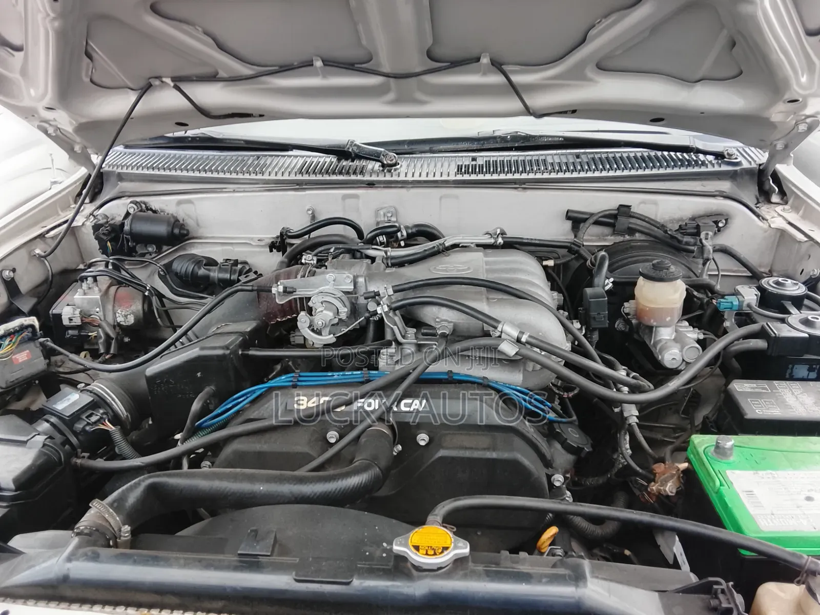 Toyota 4-Runner 2000 Gold