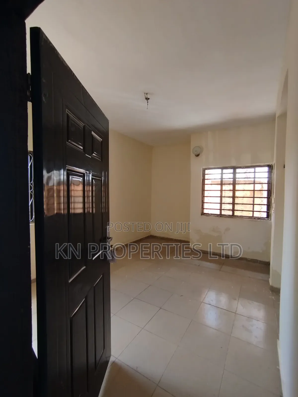 3bdrm Block of Flats in Area 1 for rent