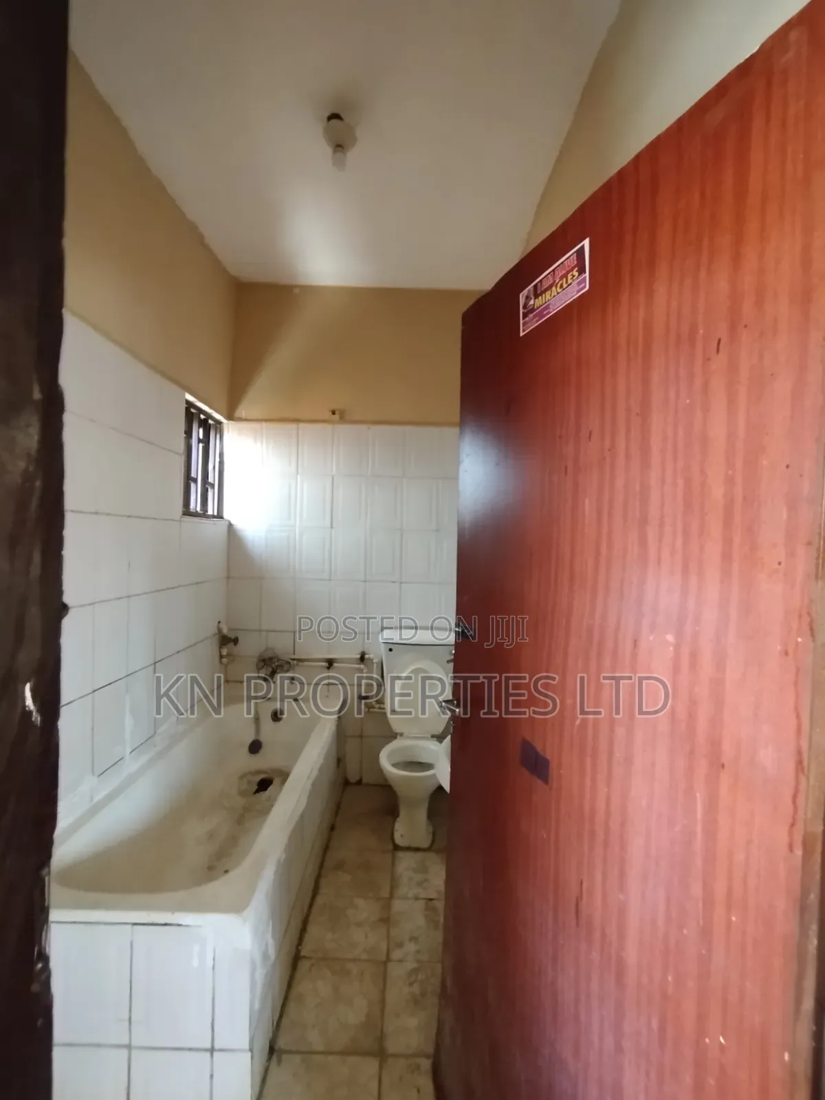 3bdrm Block of Flats in Area 1 for rent