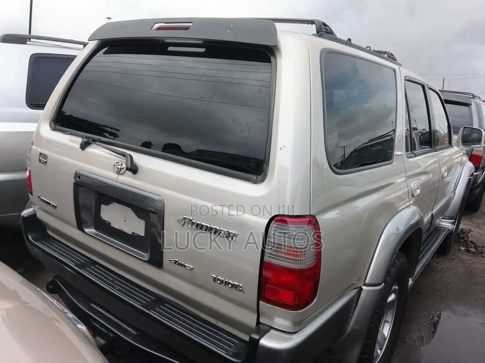 Toyota 4-Runner 2000 Gold