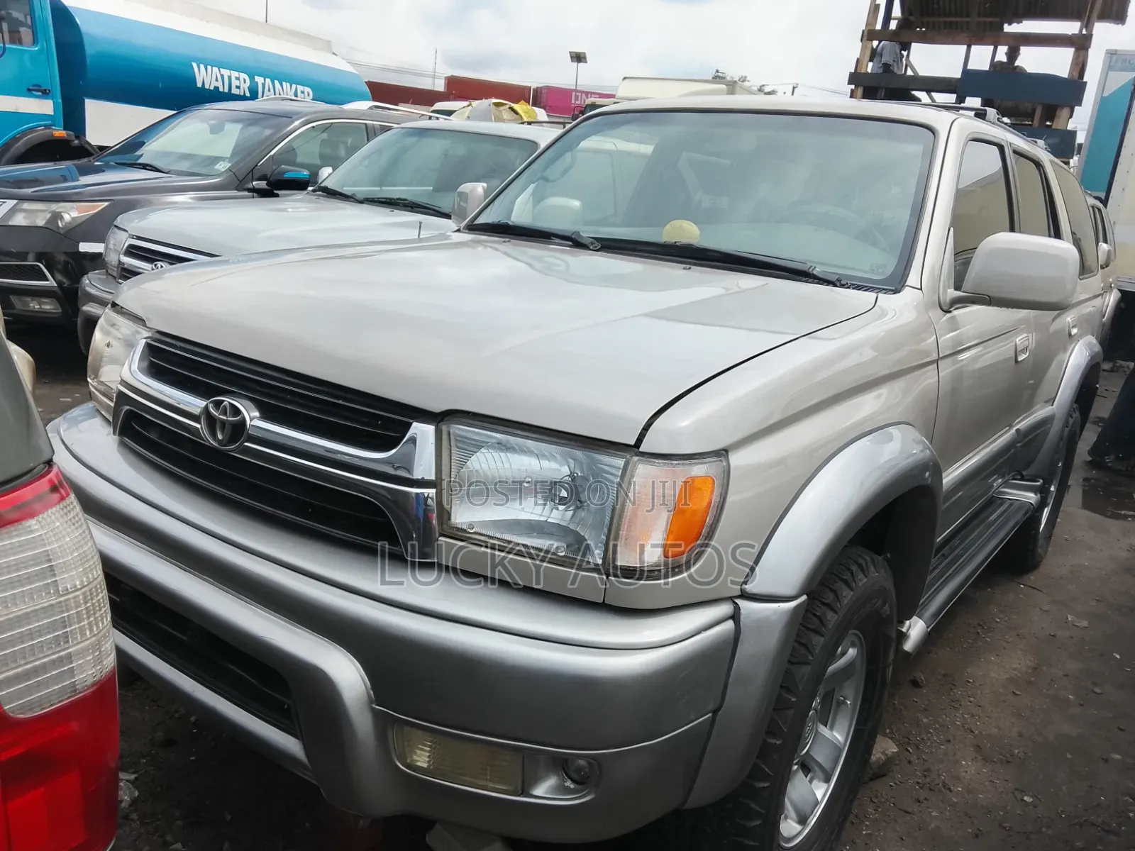 Toyota 4-Runner 2000 Gold