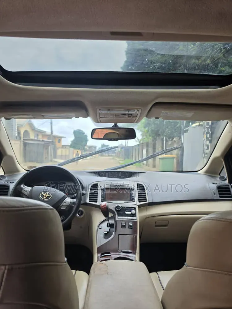 Toyota Venza 2010 Brown