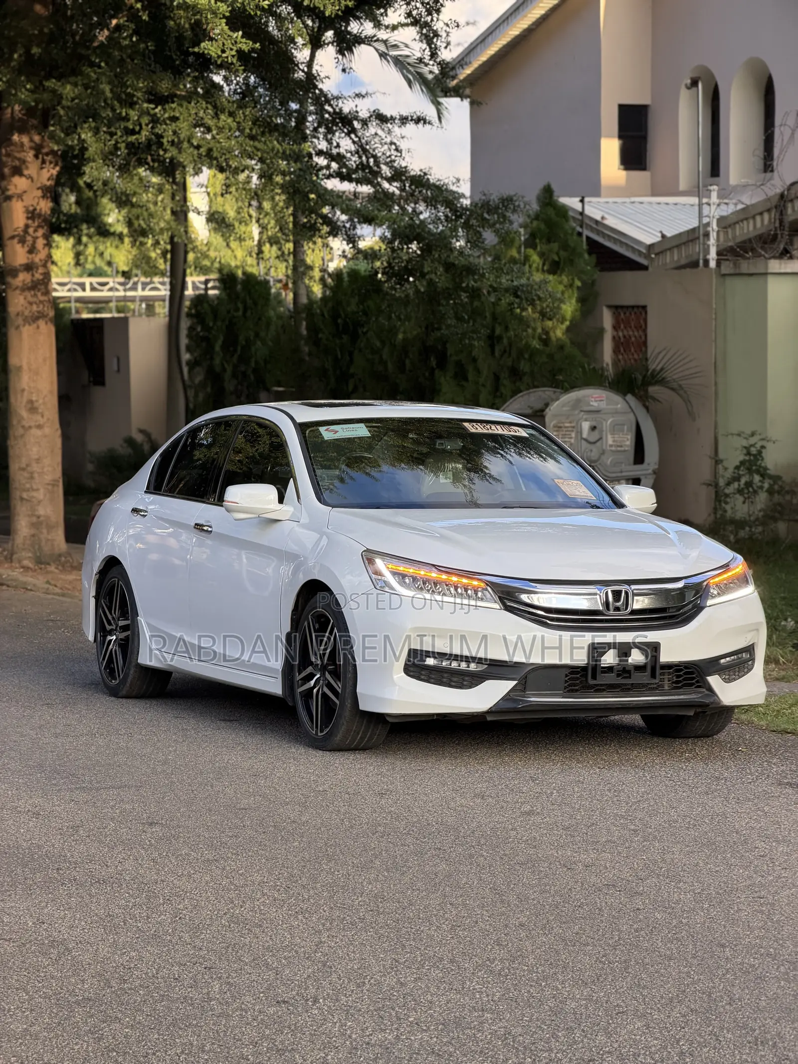 Honda Accord EX-L V-6 4dr Sedan FWD (3.5L 6cyl 6A) 2016 White