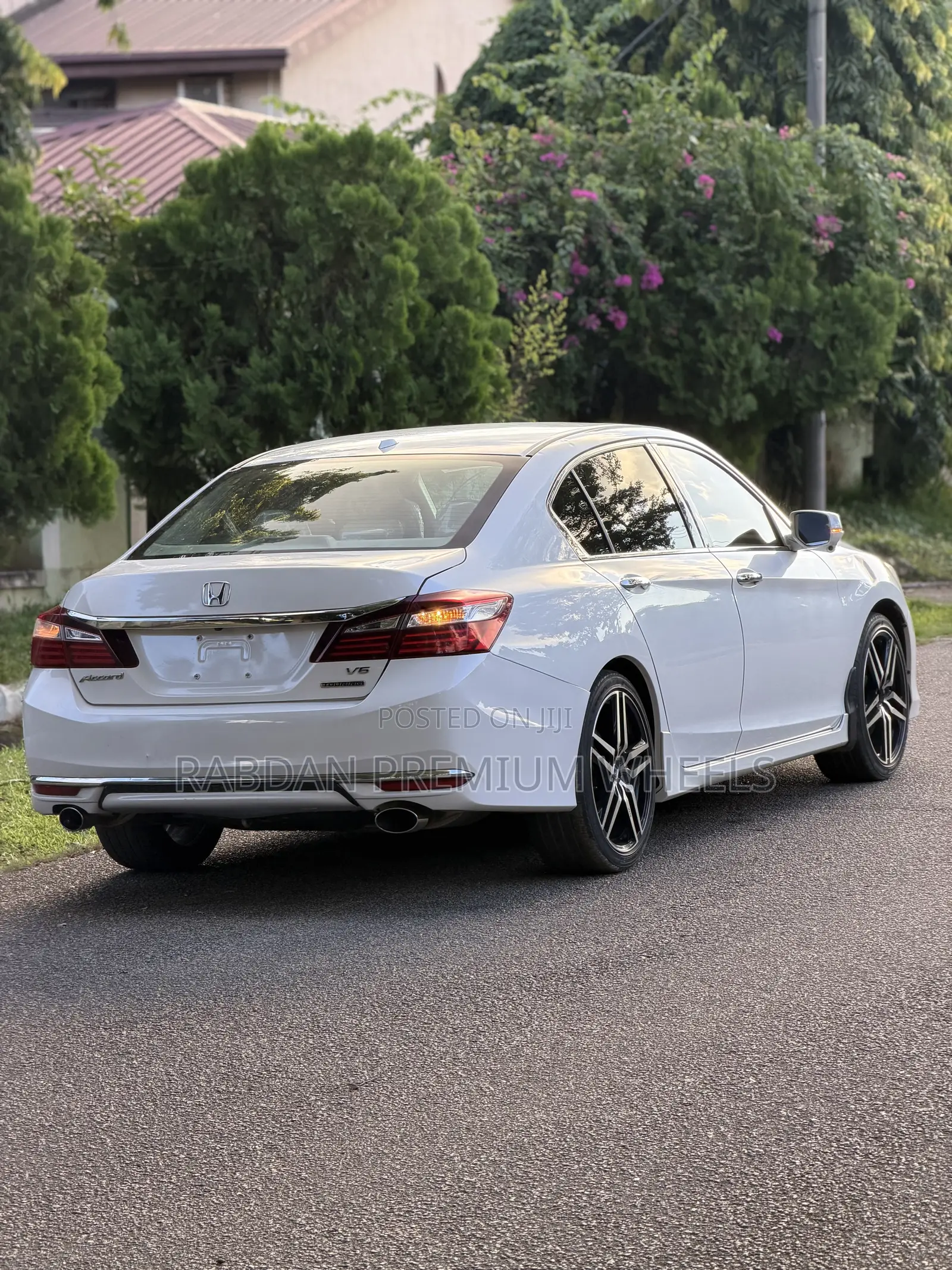 Honda Accord EX-L V-6 4dr Sedan FWD (3.5L 6cyl 6A) 2016 White
