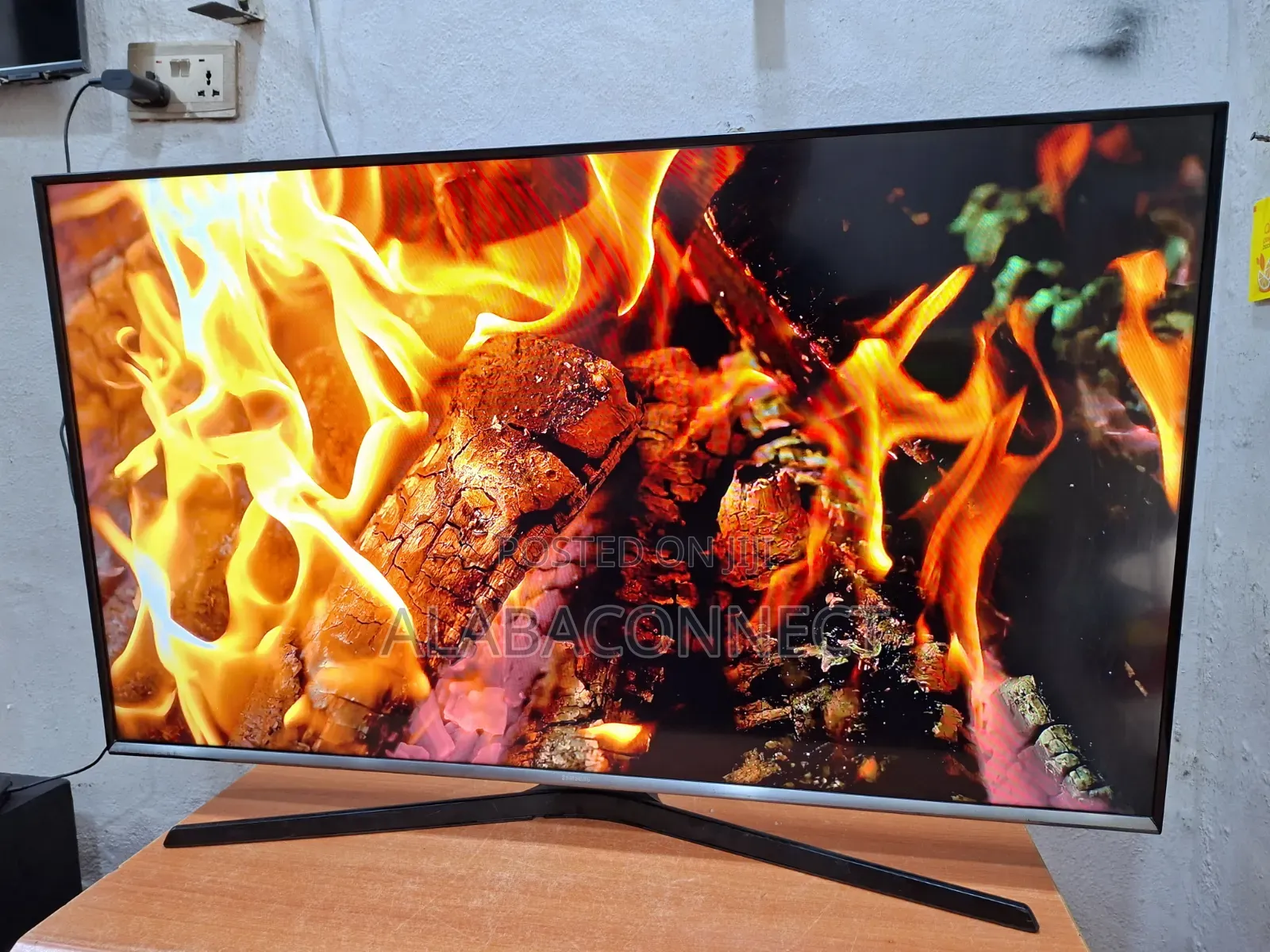 43" Samsung FullHD TizenOS Smart TV With Bluetooth