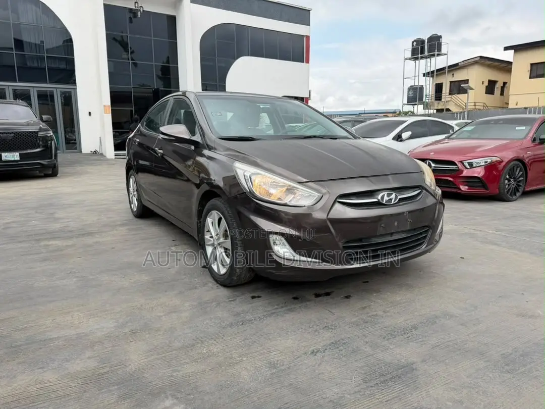Hyundai Accent 2016 Brown