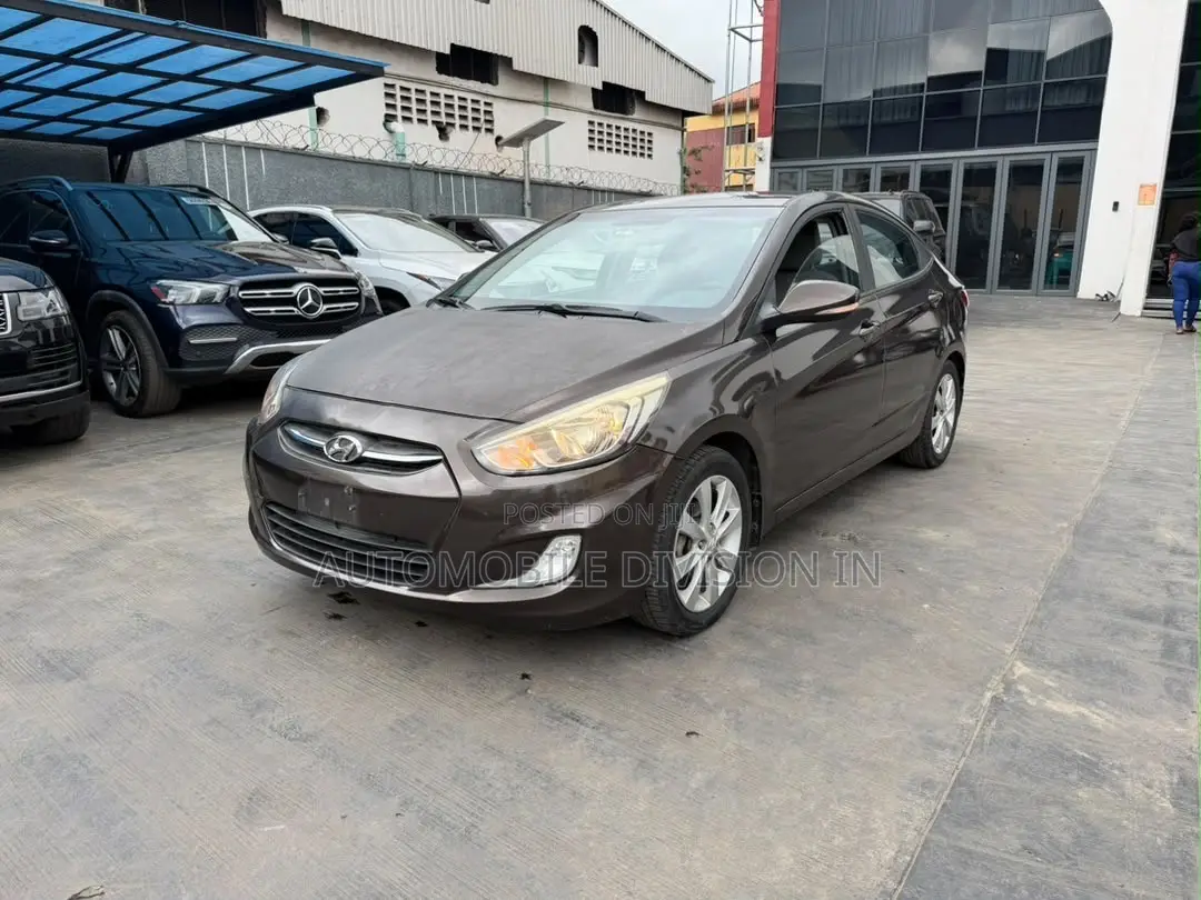 Hyundai Accent 2016 Brown