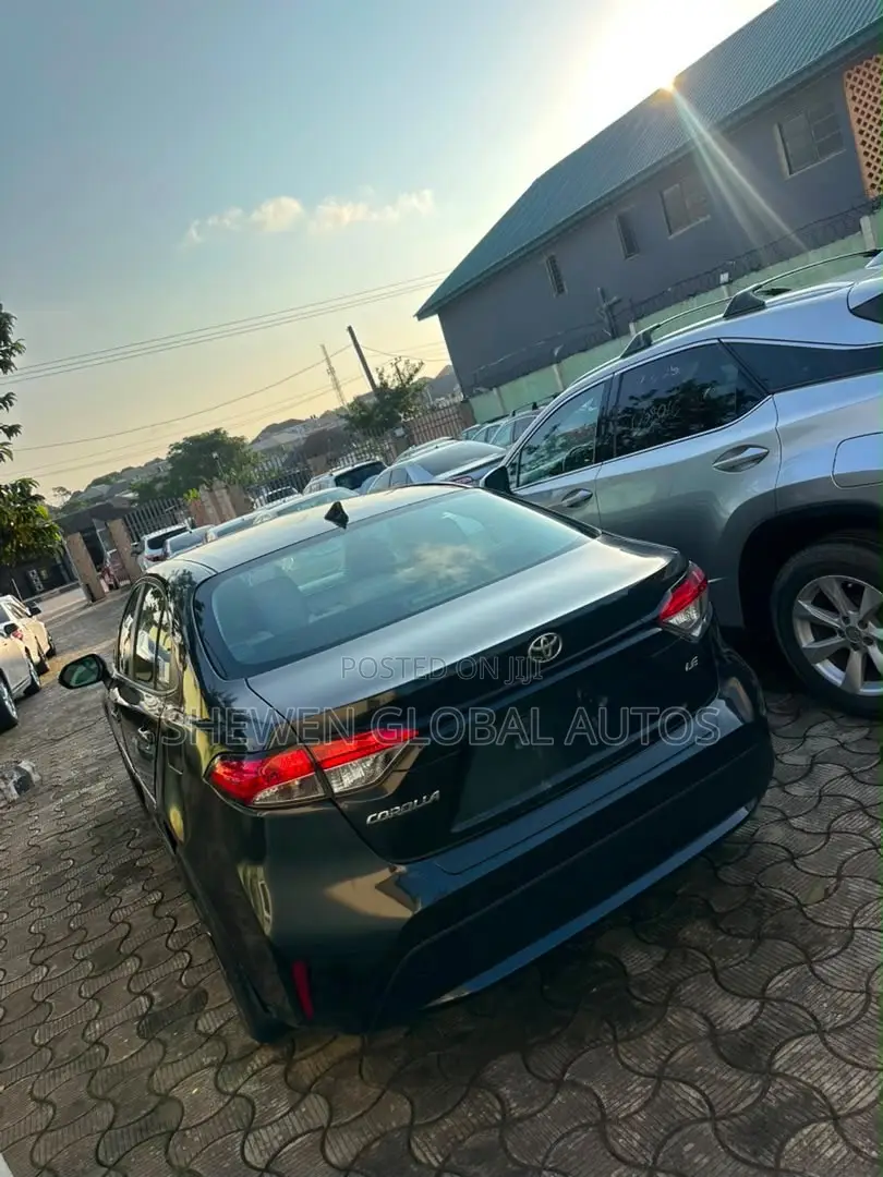 Toyota Corolla LE 2021 Gray